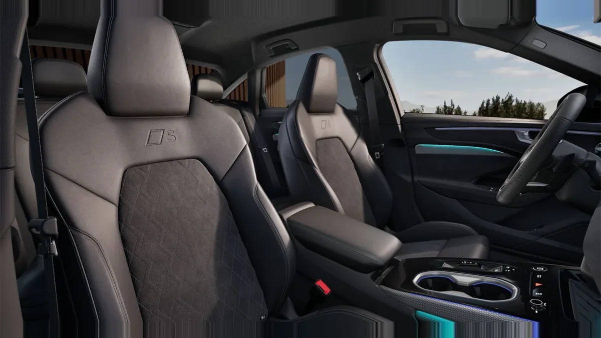 Audi A6 TDI 150kW (204CV) S Tronic Black Line de renting en Valencia — Interior