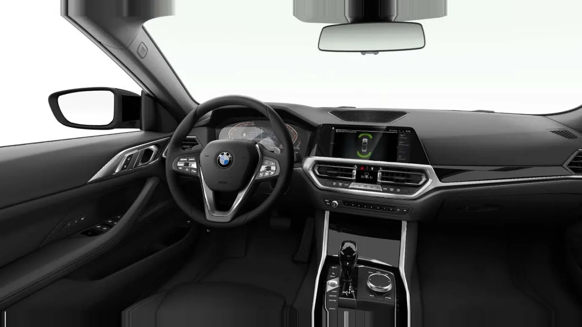 BMW Serie 4 430i xDrive Coupé de renting en Valencia — Lateral
