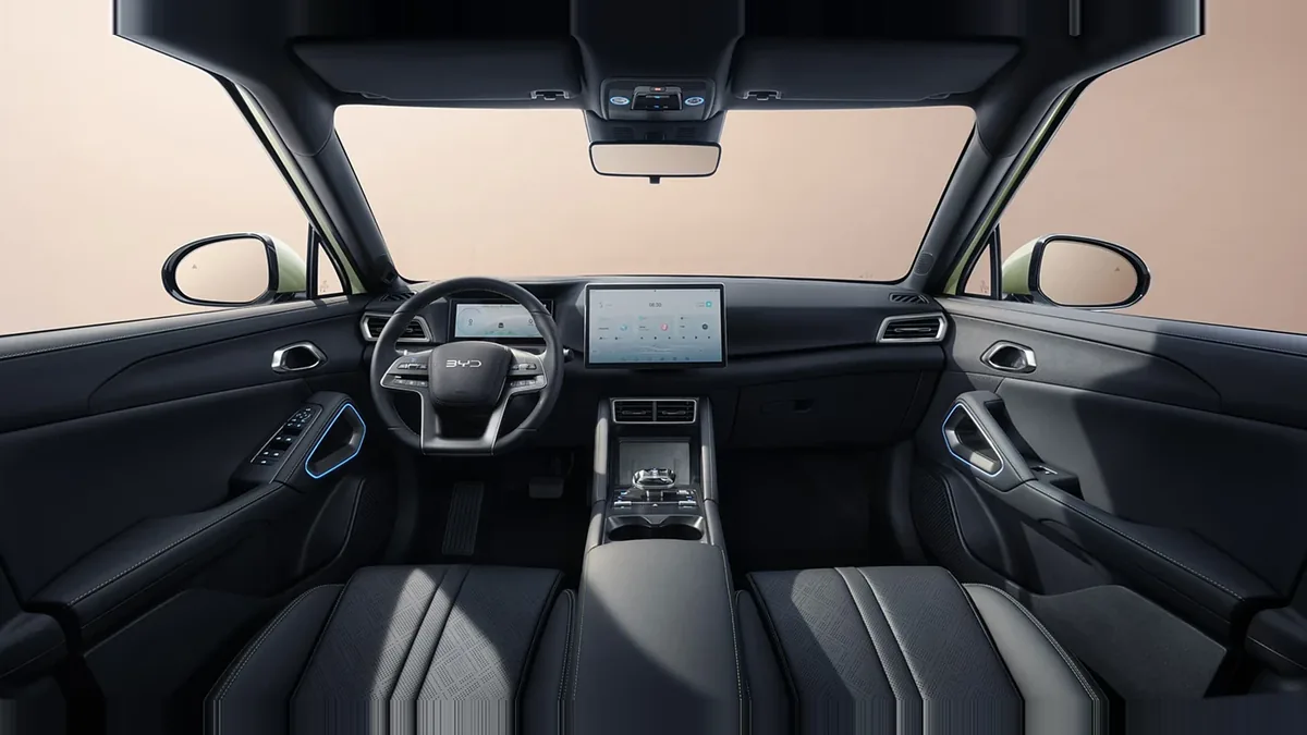 BYD Atto 2 DM-i Boost 156kW de renting en Valencia — Delantera
