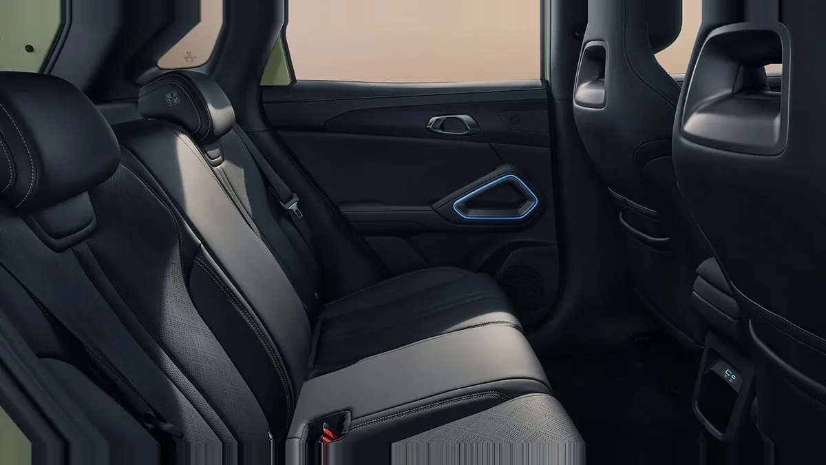 BYD Atto 2 DM-i Boost 156kW de renting en Valencia — vista 6