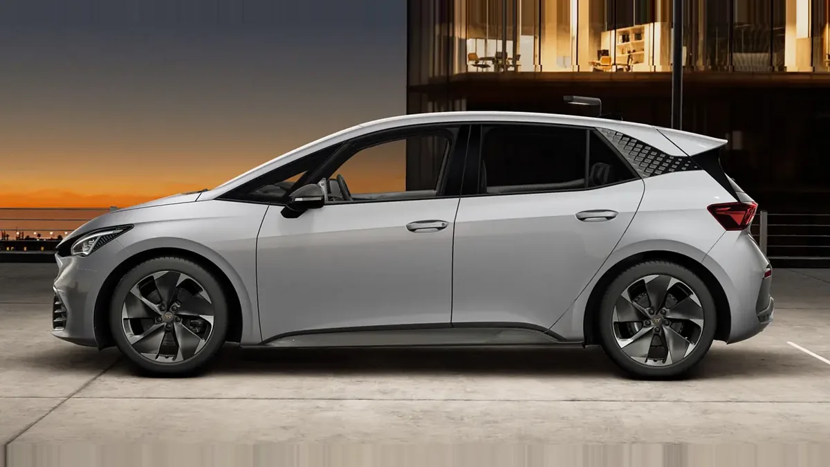 CUPRA Born e-Boost Pack Advanced Plus de renting en Valencia — Lateral
