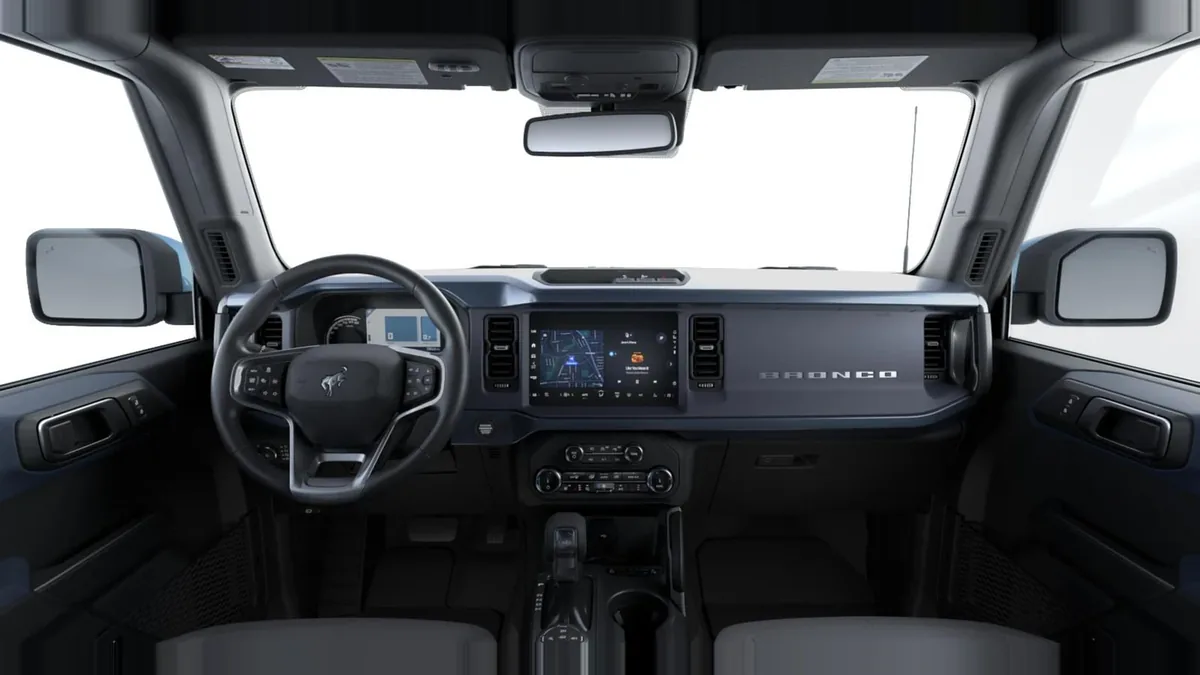 Ford Bronco Outer Banks 2.7 Ecoboost 335CV Automático 4x4 de renting en Valencia — Delantera