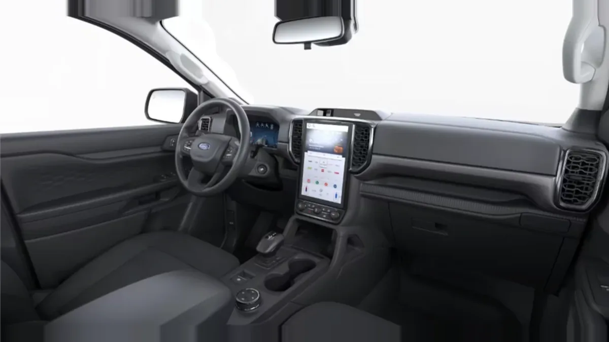 Ford Ranger XLT Doble Cabina 3.0 EcoBlue V6 240CV Automático de renting en Valencia — Interior
