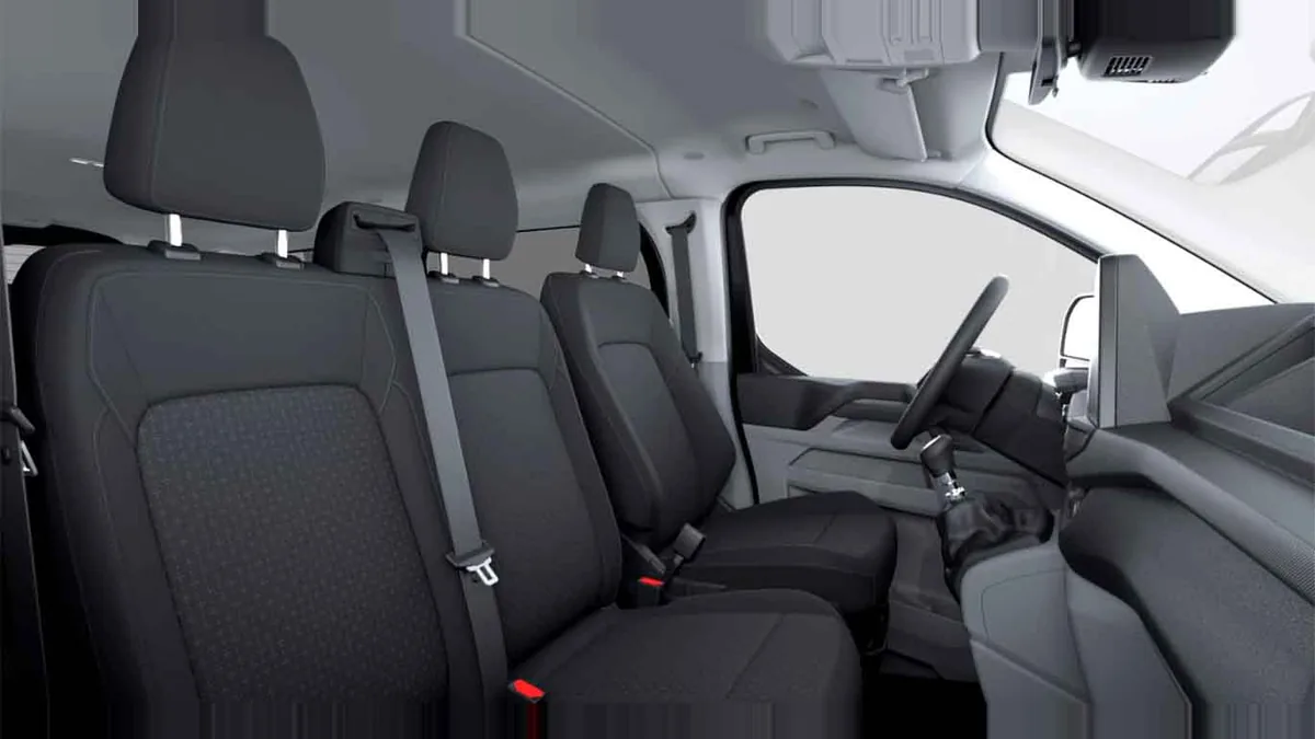 Ford Transit Custom Kombi 2.0 EcoBlue 150Cv 320 L1 Trend M1 II de renting en Valencia — Delantera