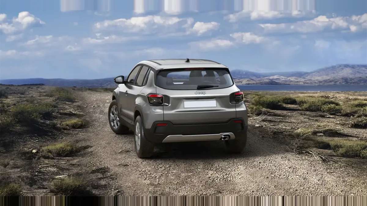 Jeep AVENGER E-HYBRID ALTITUDE de renting en Valencia — Delantera