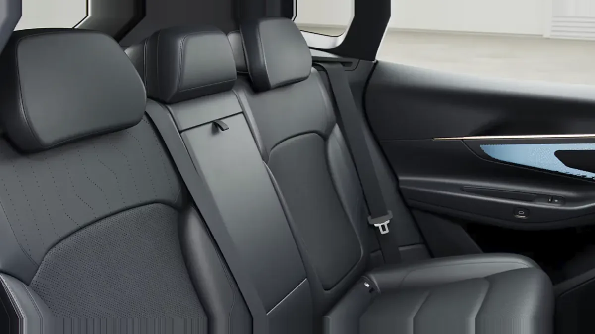Lynk & Co 08 1.5 PHEV Core de renting en Valencia — vista 6