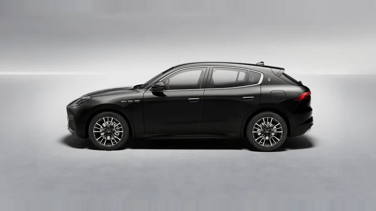 Maserati Grecale L4 MHEV 300CV AWD de renting en Valencia — Delantera