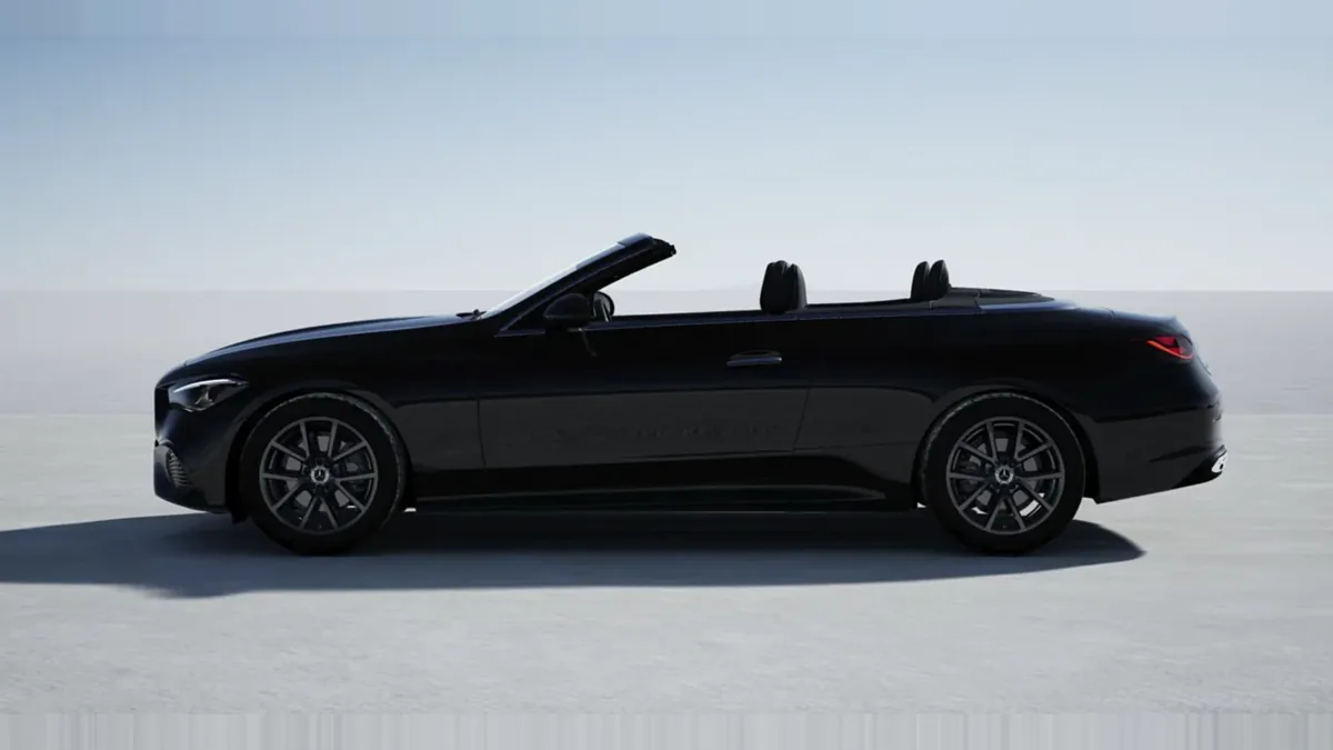 Mercedes-Benz CLE Cabrio 200D de renting en Valencia — Lateral
