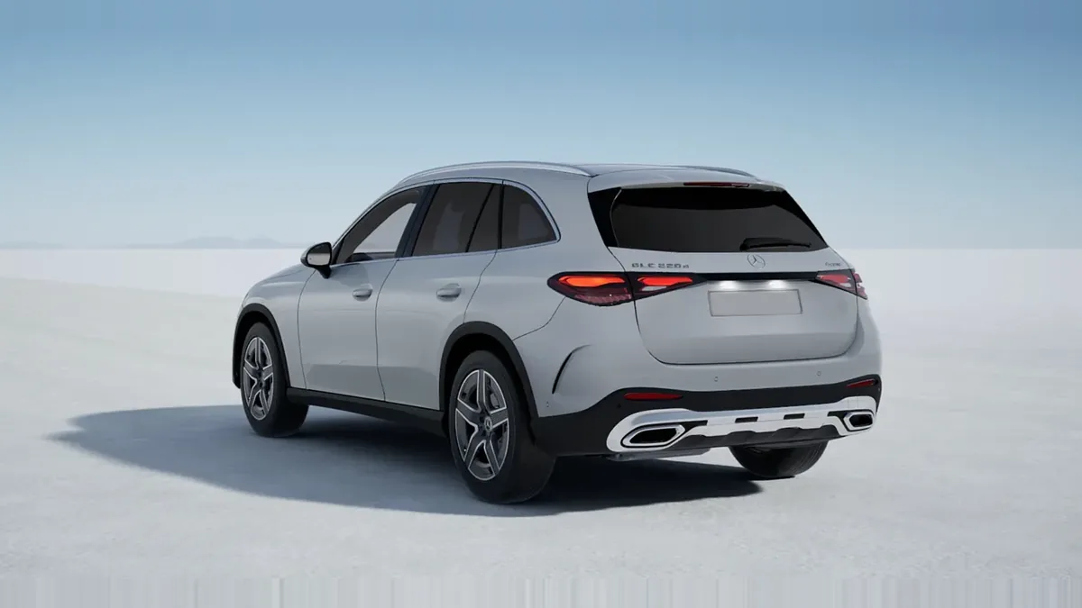 Mercedes-Benz GLC 220D 4MATIC de renting en Valencia — Trasera