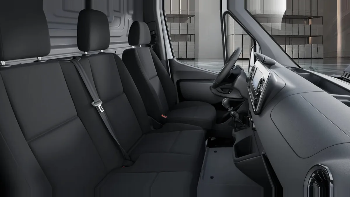 Mercedes-Benz Sprinter 315 CDI Medio Pro de renting en Valencia — Interior