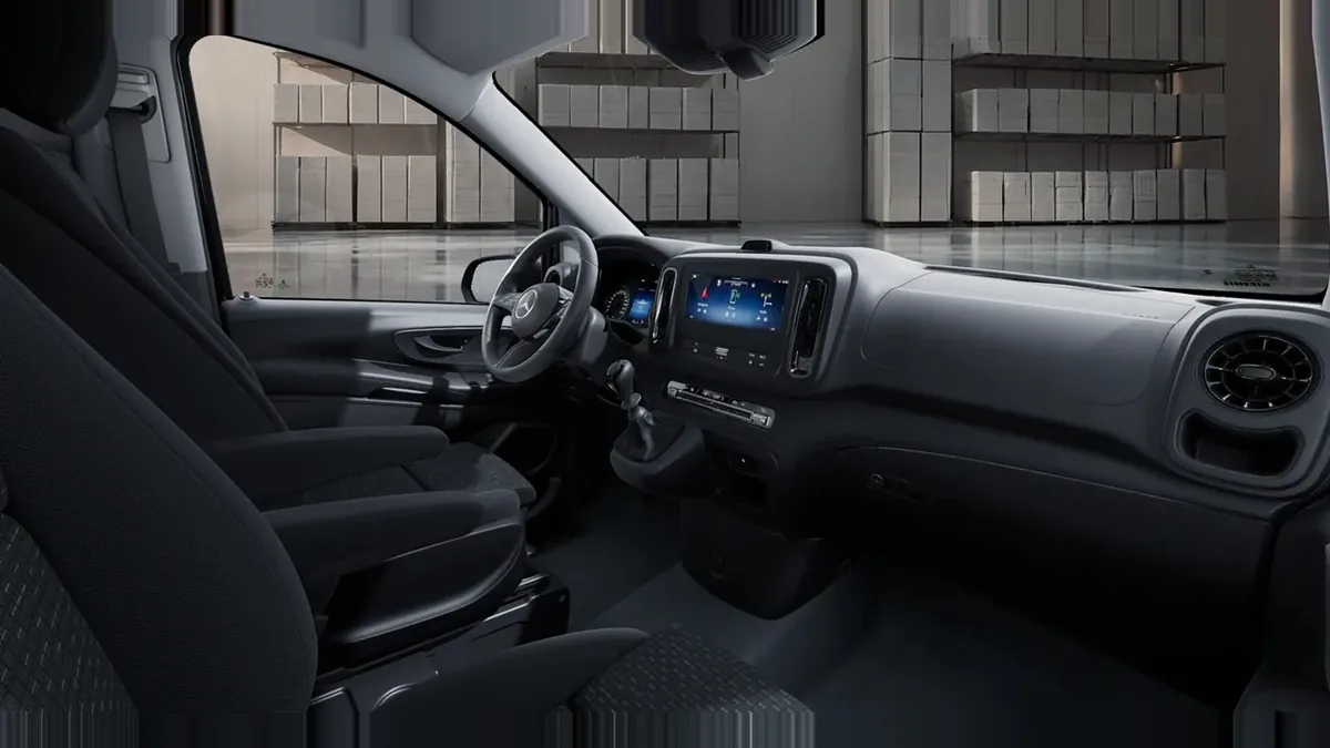 Mercedes-Benz Vito 110CDI 75kW Furgón Pro Larga de renting en Valencia — Interior