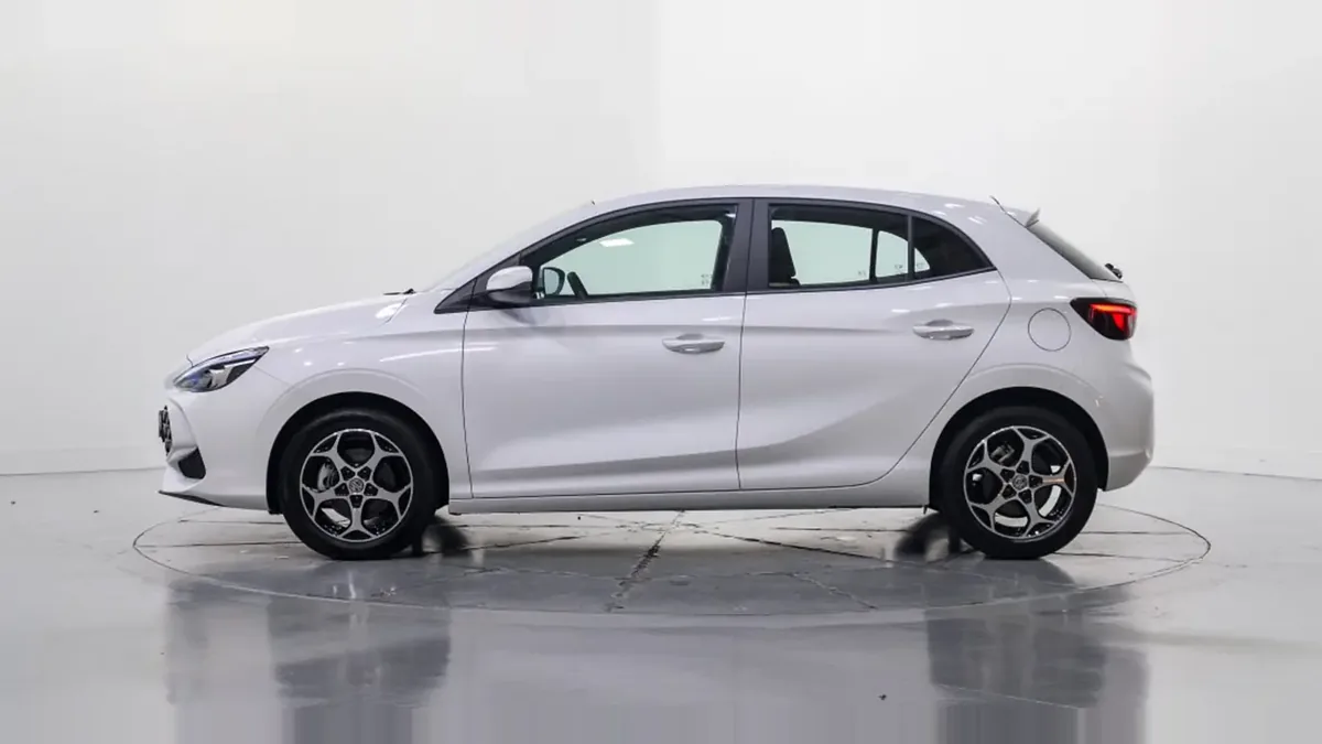 MG 3 1.5 Comfort de renting en Valencia — Lateral