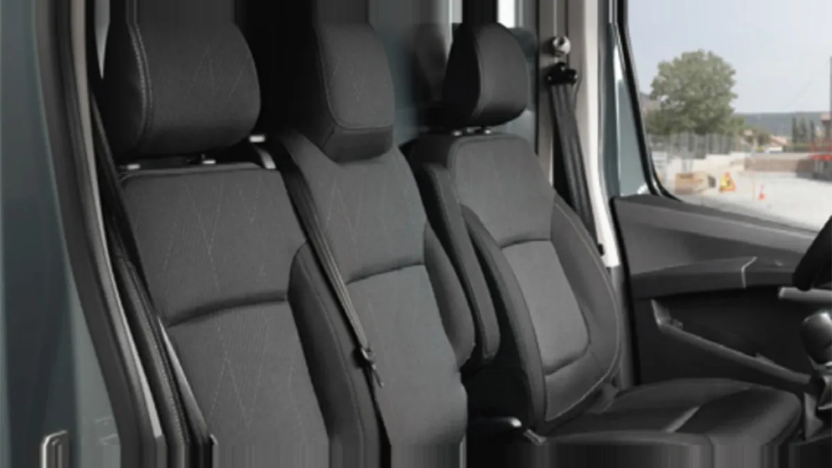 Nissan Primastar Furgón 2.0 DCI S&S L1H1 Acenta 110CV (MERCANCÍAS TERCEROS) de renting en Valencia — Trasera