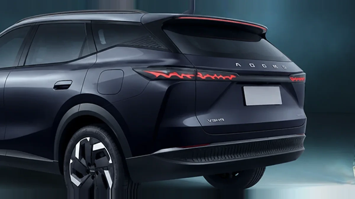 Omoda 7 1.5 TGDI PHEV Premium 279CV de renting en Valencia — Lateral