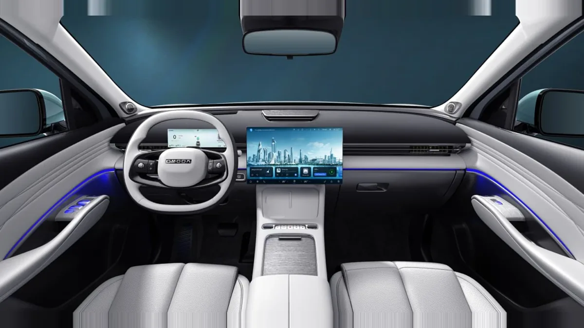 Omoda 7 1.5 TGDI PHEV Premium 279CV de renting en Valencia — Trasera