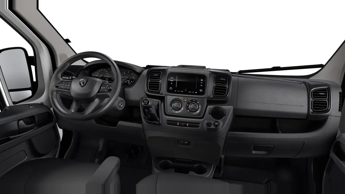 Peugeot Boxer 3.3 L2H2 BHDI 103kW de renting en Valencia — Delantera