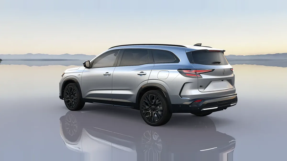 Renault Espace Espirit Alpine Full Hybrid E-Tech 146kW 7p de renting en Valencia — Delantera