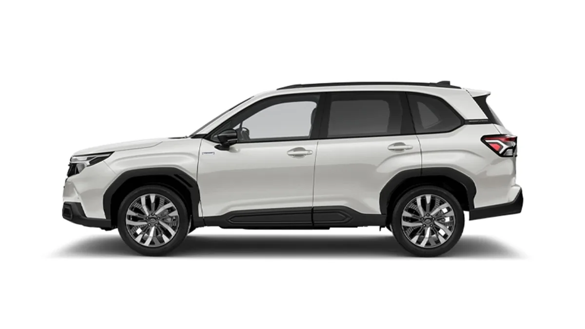 Subaru Forester 2.0i Hybrid Field CVT de renting en Valencia — Trasera