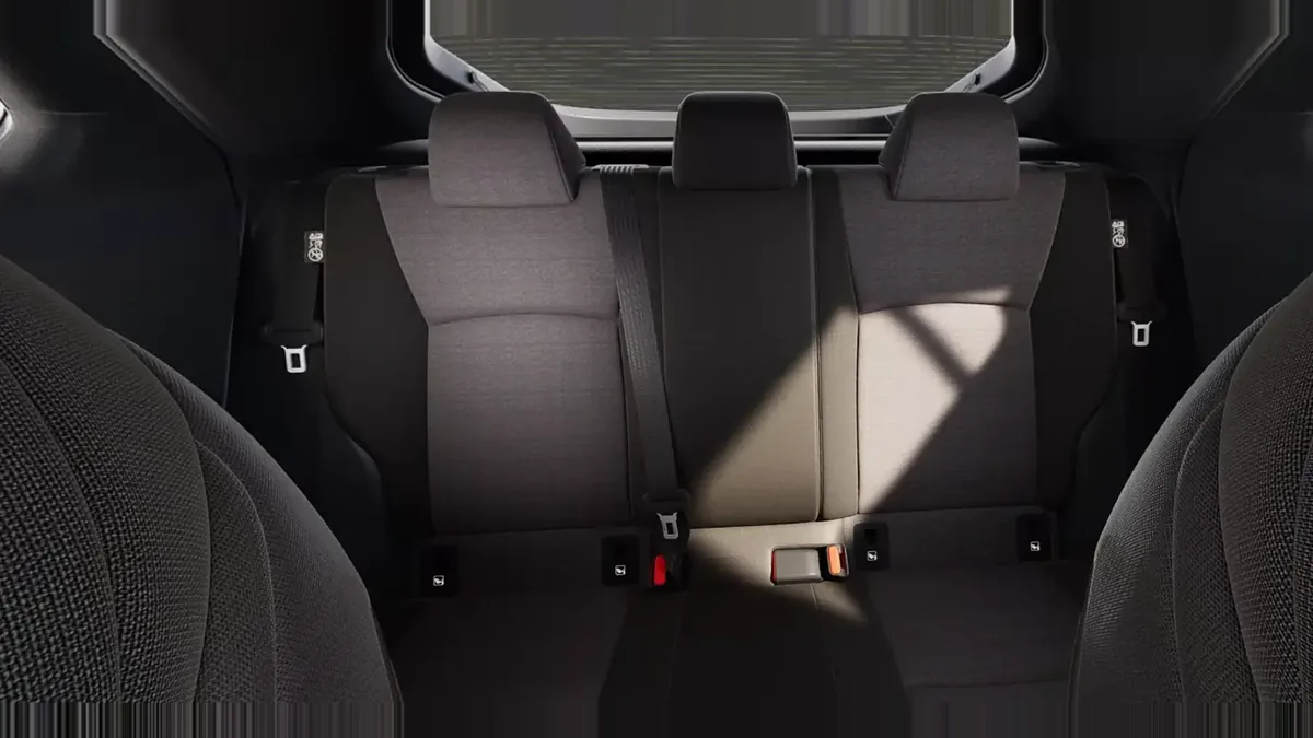 Toyota C-HR Advance Plug-in Hybrid 220 de renting en Valencia — vista 7