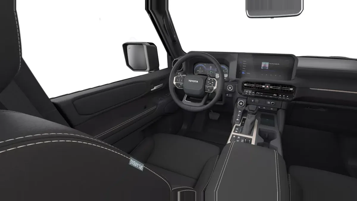 Toyota Land Cruiser 250 Hybrid 48V VX de renting en Valencia — Interior