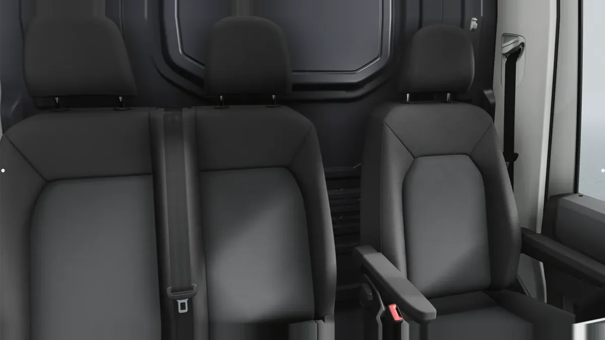 Volkswagen Crafter 35 Fresh Van BM L3 2.0 TDI FWD 103kW (140CV)  - ISOTERMO de renting en Valencia — vista 7