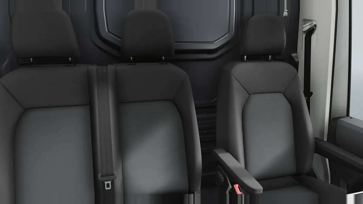 Volkswagen Crafter 35 Furgón BL TA L4H3 2.0 TDI 103kW (140CV) - ISOTERMO de renting en Valencia — vista 7